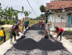 Pemdes Lojikobong ,Hotmix Jalan Poros Desa Melalui Anggaran DD