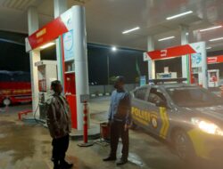 Polisi Ada Dimana-mana, Cegah Kriminalitas, Bhabinkamtibmas Polsek Cikijing Laksanakan Patroli Malam.