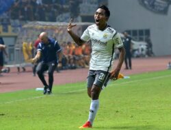 Frets Perpanjang Kontrak Tiga Tahun Bersama Persib
