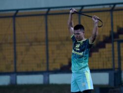 Alasan Reky Rahayu Diikat dengan Kontrak Jangka Panjang