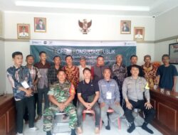 Bhatramas” Bhabinkamtibmas Polsek Cikijing Monitoring Rapat Koordinasi Forum Konsultasi Publik Regsosek