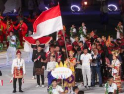 Flairene Bangga Pakai Baju Adat Bali Saat Defile Upacara Pembukaan SEA Games 2023 Kamboja