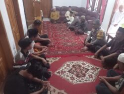 Bhabinkamtibmas menghadiri acara Tahlilan bersama yang sudah menjadi bagian dari tradisi di Masyarakat