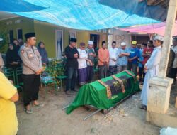 Peduli dan Empati, Kapolsek Palasah Takziah ke Rumah Warga di Desa Trajaya