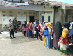 “Bhatramas” Bhabinkamtibmas Polsek Cikijing Laksanakan Pengamanan Penyaluran Bansos BPNT.