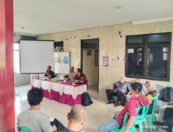 Bhabinkamtibmas Hadiri Rapat Pemantapan Persiapan Jadwal Kampanye Dalam Rangka Pilkades Serentak Tahun 2023