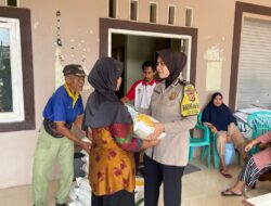 Polwan Bhabinkamtibmas Polsek Panyingkiran Monitoring Penyaluran Program Bantuan Pangan Beras Dari Pemerintah.