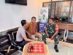 Wujud Sinergitas TNI-Polri di Majalengka Sambangi Warga di Desa Binaan