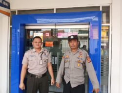 Polisi Ada Dimana-mana, Upaya Personil Polsek Cikijing Jaga Kondusifitas Kamtibmas di Obvit Perbankan.