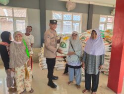 Polisi Ada Dimana Mana, Bhabinkamtibmas Polsek Kadipaten Amankan Penyaluran Bantuan Pangan