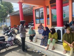 Dengan Giat Polisi Blusukan, Polwan Bhabinkamtibmas Polsek Sukahaji Rutin Lakukan Sambang Warga