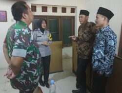 Sinergitas Polwan Bhabinkamtibmas Polsek Sukahaji dan Babinsa Sambangi Tokoh Agama