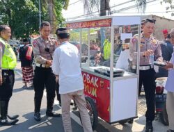 Gerobak Senyum, Berbagi Jumat Berkah Bersama Polres Majalengka