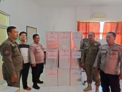 Polsek Sukahaji Bersama Sat Pol PP Jaga Ketat Kotak Suara Pilkades di Kantor Kecamatan Sukahaji
