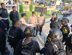 Kabag Ops Polres Majalengka Berikan Arahan Kepada Personil Brimob Usai Pilkades