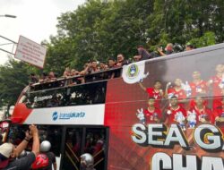 Atlet SEA Games dan Timnas Indonesia Pimpin Parade Arak-arakan