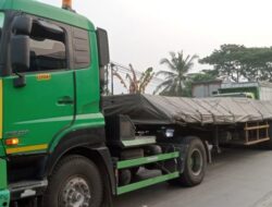 Gagal Salip Truk Gandeng, Pemotor di Jalan Serang-Jakarta Tewas Terlindas