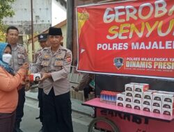 Jajaran Polsek Jatiwangi Polres Majalengka Gelar Giat Gerobak Senyum untuk Masyarakat