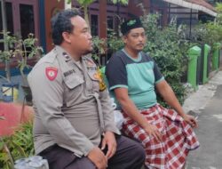 Ngobrol Mas, Berikan Himbauan Kamtibmas, Aipda Muhammad Tajul Sambangi Warga Di Desa Binaannya