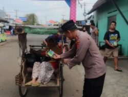 Jumat Berkah, Polres Majalengka Laksanakan Giat Gerobak Senyum