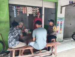 Giatkan Ngobrol Mas, Cara Bhabinkamtibmas Polsek Banjaran Jaga Kekompakan