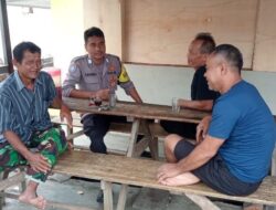 Bhabinkamtibmas Ngobrol Mas Sambil Berikan Imbauan Kamtibmas