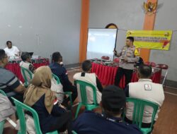 Kapolsek Sukahaji Hadiri Rapat Fasilitasi Pembinaan dan Penguatan Kelembagaan Aparatur Pengawas Pemilu Tingkat Kecamatan Sindang
