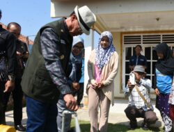 Ribuan Warga Berpenghasilan Rendah diberi Bantuan Penyambungan Air Bersih dari Bupati Majalengka.