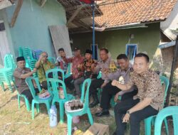 Kanit Samapta Polsek Sukahaji Ngopi Bareng Warga Sampaikan Himbauan dan Pesan-pesan Kamtibmas