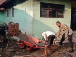 Blusukan, Bhabinkamtibmas Polsek Jatiwangi Sampaikan Himbauan Kamtibmas Kepada Warga