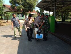 Mewakili Kapolres Majalengka, Kapolsek Sukahaji Serahkan Hewan Kurban Kepada Yonif 321/Kostrad Galuh Taruna