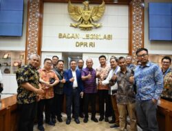 Baleg Serap Masukan API dan APINDO Bahas Sektor Sandang Diatur dalam UU