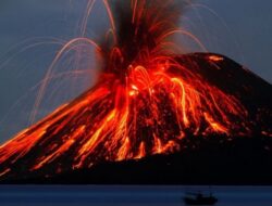 Gunung Anak Krakatau Kembali Alami Erupsi, Tinggi Kolom 3.000 Meter