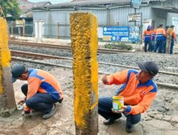 Pasca Angkot Tertabrak KRL, PT KAI Tutup Perlintasan Liar di Depok-Citayam