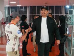 Tonton Laga Persija vs Persebaya, Menpora Dito Senang Industri Sepak Bola Kembali Tumbuh
