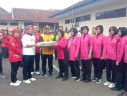 Meriahkan HUT Bhayangkara Yang Ke-77, Polsek Cikijing Gelar Senam Sehat Bersama