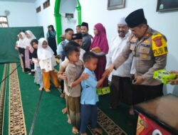 Jumat Berkah, Polres Majalengka Kembali Gelar Gerobak Senyum Dengan Bagikan Paket Makanan Di Ponpes Majlis Ta’lim
