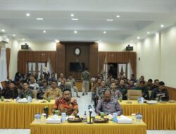 Polres Majalengka Nonton Bareng Pagelaran Wayang Kulit