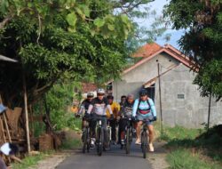 Tingkatkan Kedekatan Dengan Anggota, Kapolres Majalengka Gowes Dan Mancing Bersama