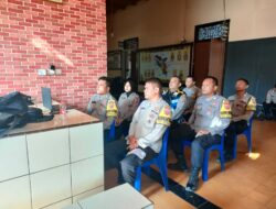 Antisipasi TPPO, Bhabinkamtibmas Polsek Jatiwangi Ikuti Zoom Meeting
