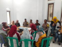Polisi di Majalengka Gelar Jum’at Curhat Bersama Kepala Desa Sindang Dan Ibu-Ibu PKK