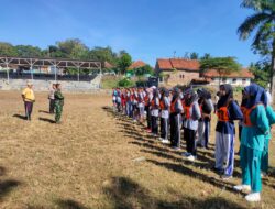 Persiapan HUT RI ke-78, Kapolsek Sindangwangi Pantau Pelatihan Paskibra di Lapangan Bola Desa Sindangwangi