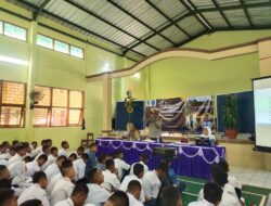 Polsek Kdp Melaksanakan Penyuluhan Dan Sosialisasi di SMK Negeri 1 Kdp Dalam Rangka MPLS