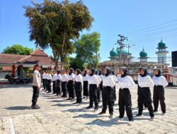 Polisi Blusukan : Bhabinkamtibmas Polsek Maja Berikan Semangat Kepada Paskibra