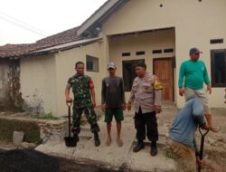 Sinergitas TNI-Polri Sambangi Warganya di Desa Karamat dan Berikan Imbauan Kamtibmas