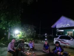 Bhabinkamtibmas Bripka Dede Hermawan Sambang Warga Untuk Menjaga Kamtibmas di Wilayah Desa Binaannya