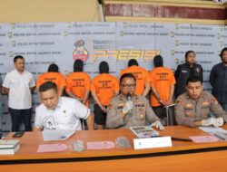 Terbakar Cemburu, Lima Orang Keroyok Korban dengan Senjata Tajam