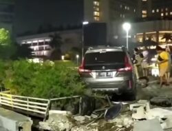 Kecelakaan Tunggal Mobil Tabrak Pembatas Bundaran HI, Pengemudi Terluka