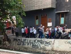 Cegah Tawuran, Bhabinkamtibmas Taman Sari Bubarkan Kerumunan Pelajar