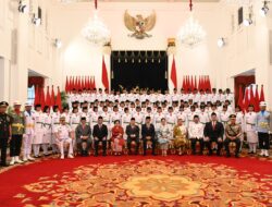 Menpora Dito Dampingi Presiden Jokowi Kukuhkan Paskibraka Tahun 2023